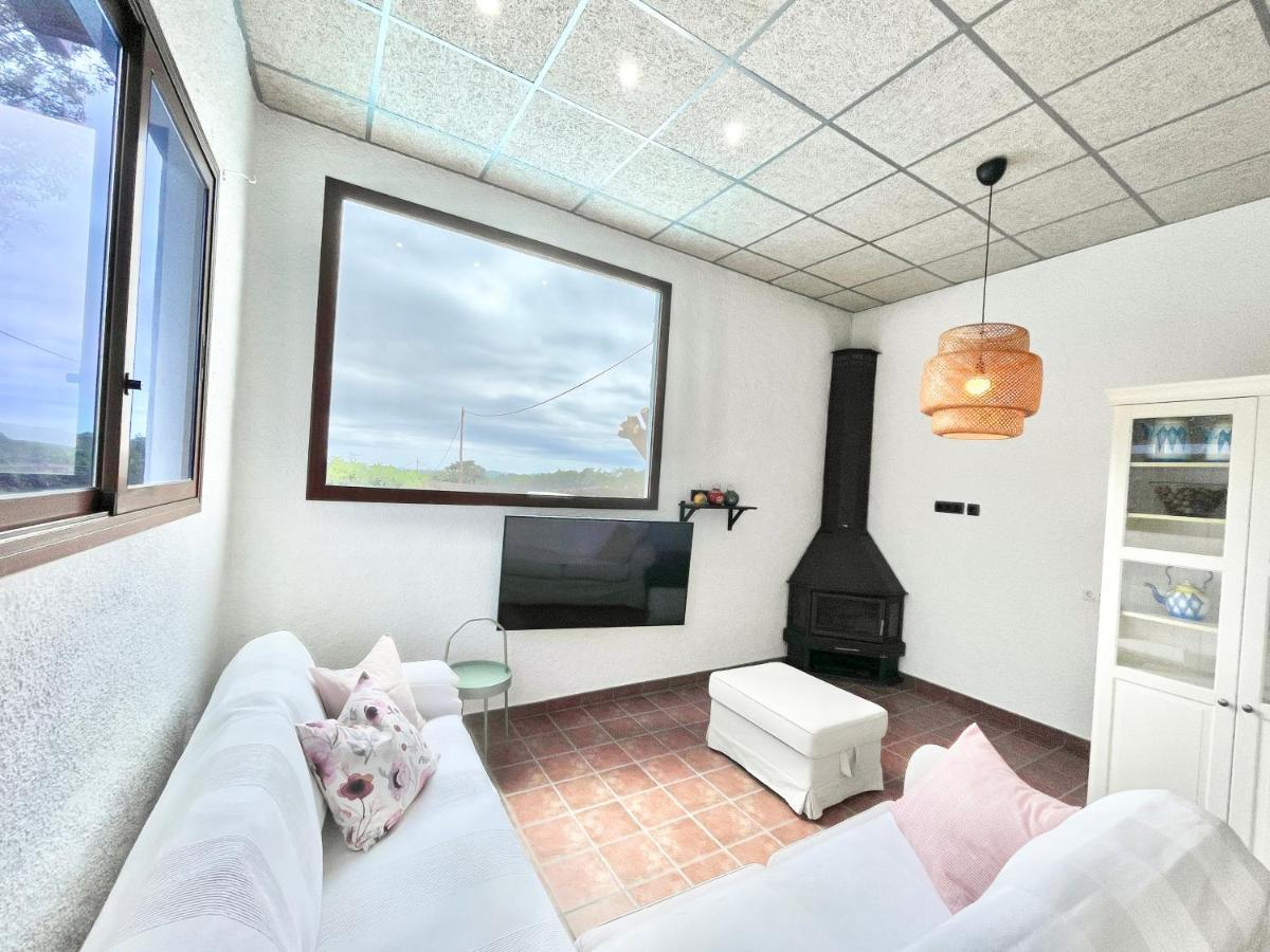 Villa Only Adults 2 Pax - Piscina Privada - A/C - Wifi - Bbq บลาเนส ภายนอก รูปภาพ