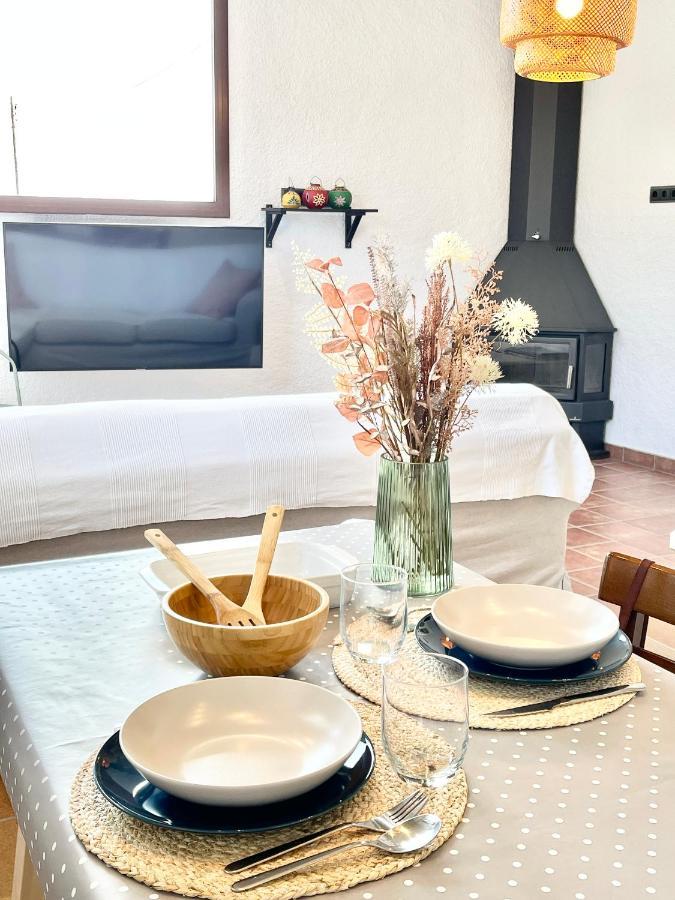 Villa Only Adults 2 Pax - Piscina Privada - A/C - Wifi - Bbq บลาเนส ภายนอก รูปภาพ